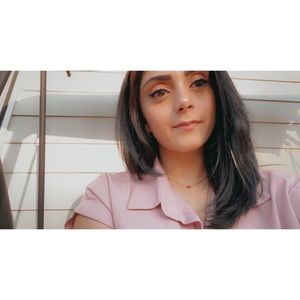 Meet your Posher, Ari